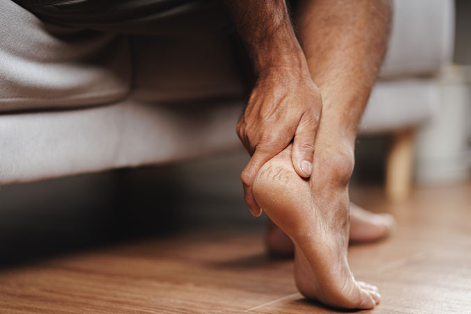 Peut-on-marcher-avec-une-épine-calcanéenne--oui